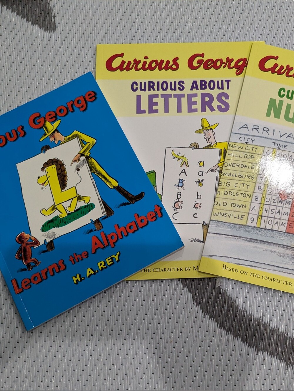 Curious George Learning Kit - Picture 3 of 8